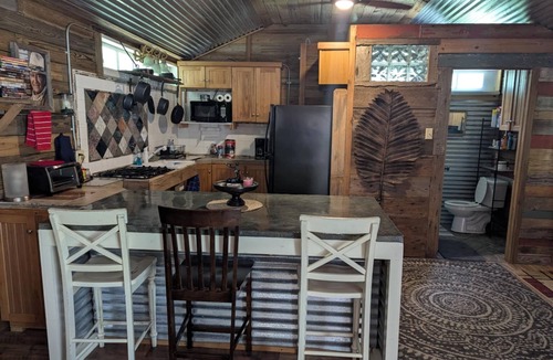 Centralia Cabin | Escape the city life and relax in the piney woods of east Texas.