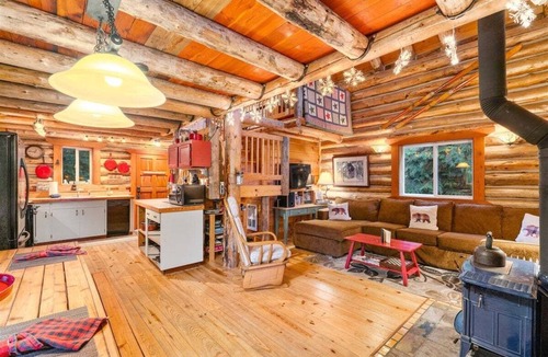 Leavenworth Cabin | Escape to 5 Private Acres | River Access, Hot Tub & Wildlife Watching