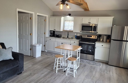 Whitesboro Cabin | Escape To Nature’s Embrace: Uncle Joe's Creek Retreat - Ruby's Cabin