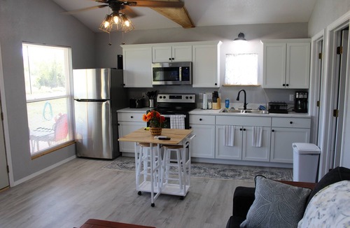 Whitesboro Cabin | Escape To Nature’s Embrace: Uncle Joe's Creek Retreat - Ruby's Cabin