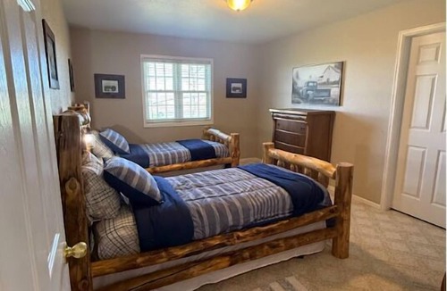 Carbon County House | Escape to wide open Wyoming skies at this spacious ranch-style retreat near Alcova & Pathfinder Reservoir — perfect for lake days, quiet evenings, and gathering with family and friends.