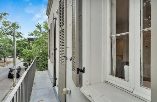 Faubourg Marigny House | Esplanade Ave Stay wBalcony across French Quarter