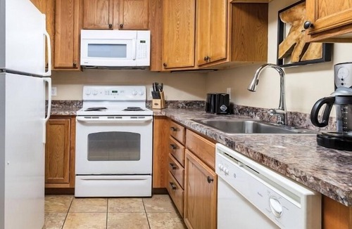 Estes Park Resort | Estes Park | Estes Park Lodge Stay | Hot Tub & Fireplace | 2BR