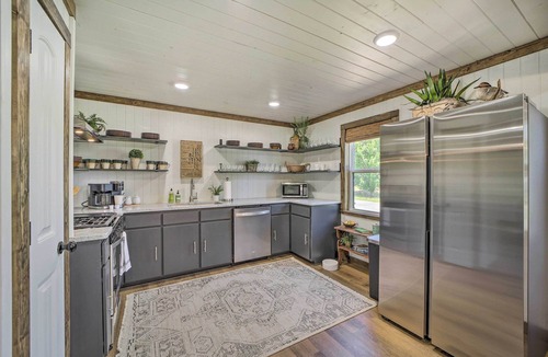 Eufaula Cottage | Eufaula Retreat w/Lake Views: Walk to Marina