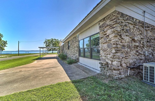 Eufaula Cottage | Eufaula Retreat w/Lake Views: Walk to Marina