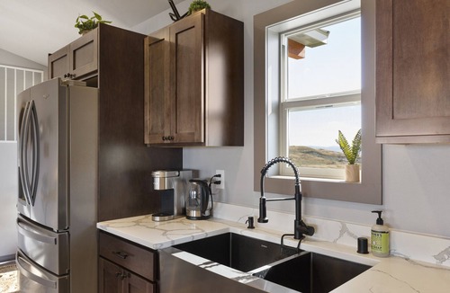 Brewster House | EV charger, VIEWS, games and outdoor cover