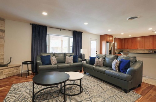 Lubbock House | Evening Breeze in Melanie Park