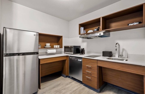 Biggs Field Hotel | Everhome Suites El Paso Airport Near Fort Bliss by Choice Hotels