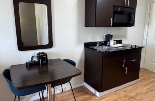 Northwest Dallas Hotel | Everstay Living