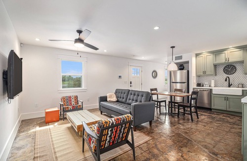 Willow Meadows/Willowbend Area Apartment | Exceptionally designed 1 bedroom 1 bath just minutes from NRG & Medical Center