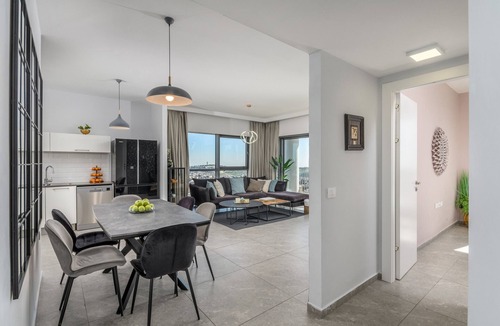 Nachlaot Apartment | Exclusive Panoramic Savyon View