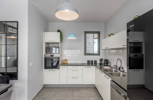 Nachlaot Apartment | Exclusive Panoramic Savyon View