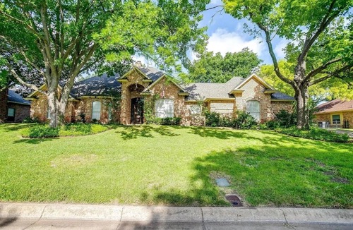 Tarrant County House | Executive 3-bed house with pool, office, WI-FI, Big TVs private, quiet, near FW