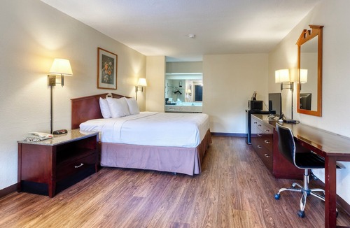 Marshall Hotel | Executive Inn & Suites