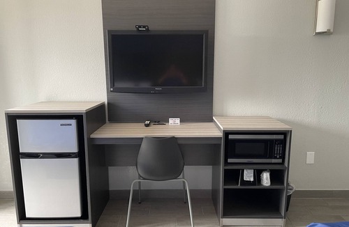 Mount Pleasant Hotel | Executive Inn