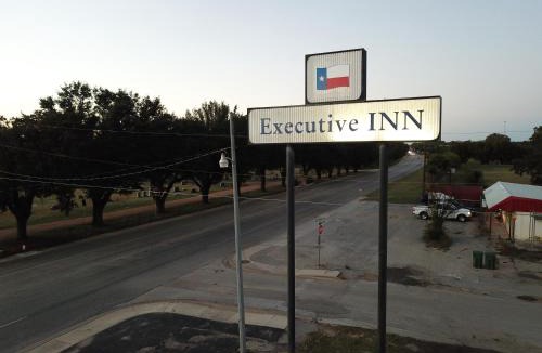 San Saba Hotel | Executive Inn
