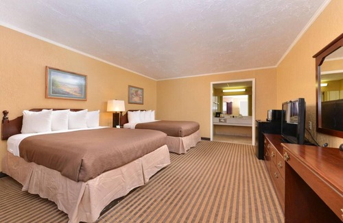 Elk City Hotel | Executive Plus Inn & Suites