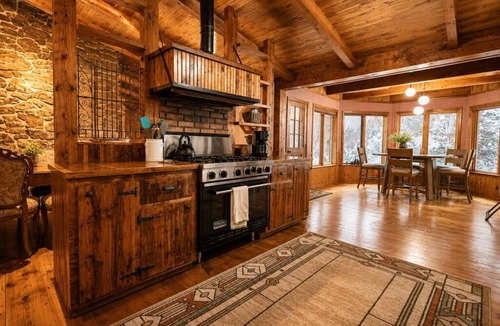 Glenwood Springs Cabin | Expect! WOW! Jacuzzi, Game Room, Fire Pit, Waterbed, Massage Chair, Remodel 2024