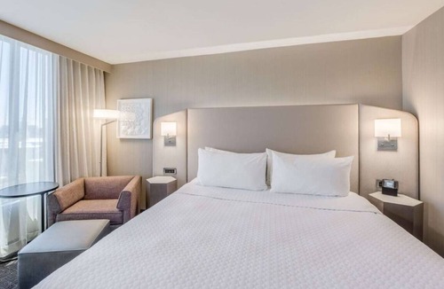 Downtown Denver Hotel | Experience Denver's Best! Pet-friendly Property!