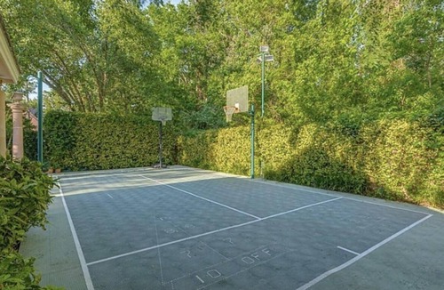 Northgate Forest House | Experience Houston living near Willowbrook Mall