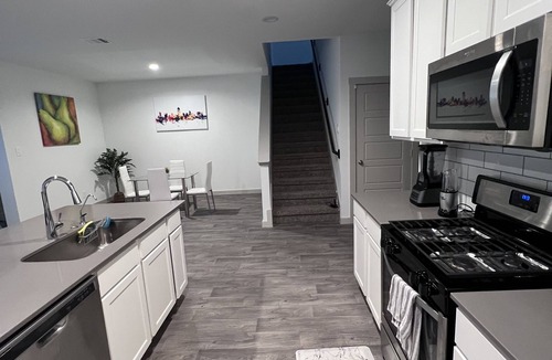 Iowa Colony House | Experience luxury and comfort in Rosharon: A modern 2-story House