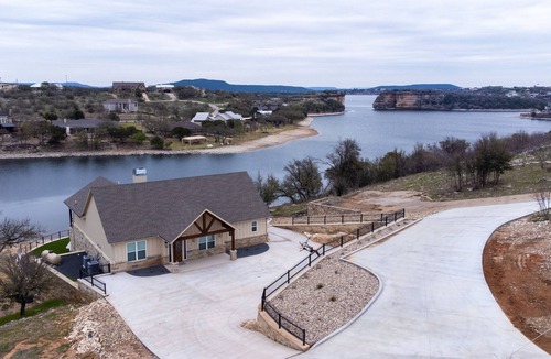 Graford House | Experience Serene Lakeside Living at Heavenly Views of Hell's Gate! BRAND NEW