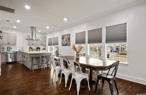Highland Park Cottage | Experience Serenity in a 4br/3ba Downtown Home