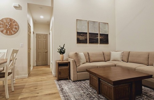 Snowflake Apartment | Experience the Charm and Adventure of Snowflake in this new and comfy apartment.
