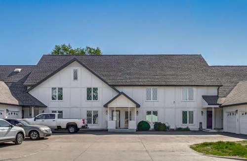 Lincoln House | Explore Lincoln! Pet-Friendly Retreat w/Patio