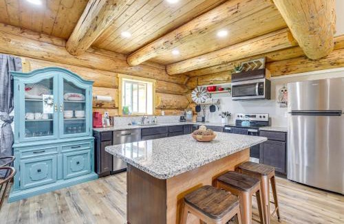 Gusher House | Explore Uintah Basin: 'Rustic Cliff Ranch A' Cabin