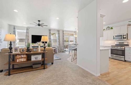 Caldwell House | Explorer’s House🔥Game Room + Firepit | Sleeps 10 | Family Friendly | Caldwell
