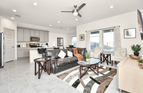 Barker House | Exquisite 3 bedroom house located in a very quiet area of Katy .