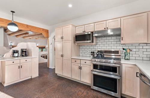 Santa Fe House | Exquisite Mountain Retreat on 1.75 Acres | Near Plaza | Private Master Suite