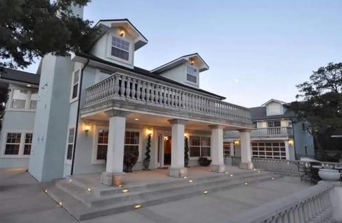 Tyrone House | Exquisite Mountain Estate with Pool [Entire Home]
