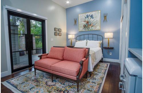 King William House | Exquisite Studio Guesthouse Near Downtowns Core