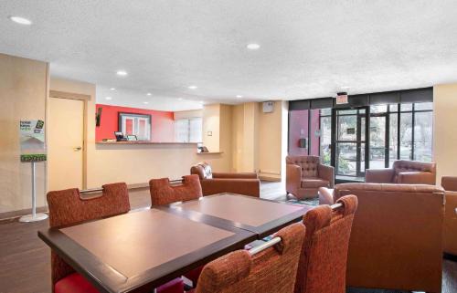 US 290 Hotel | Extended Stay America Suites - Houston - Northwest - Hwy 290 - Hollister