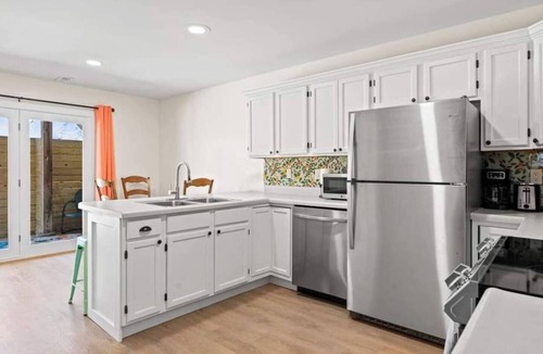Richmond Apartment | Extended Stay - Park Place #3 - Stylish, Comfort, & Convenience, Just Like Home