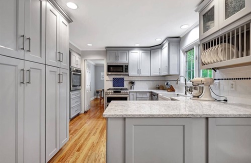 Champaign House | Extra Large Home w/Chefs Kitchen Near UofI