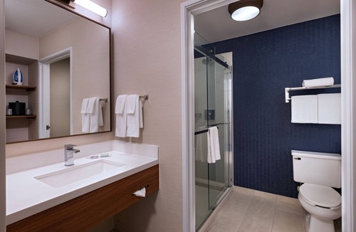 Waldron Hotel | Fairfield Inn By Marriott Kansas City Airport