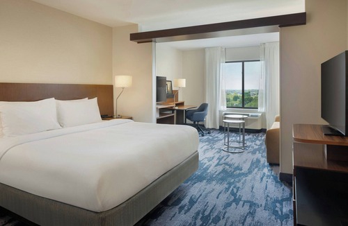 Lincoln Hotel | Fairfield Inn & Suites by Marriott Lincoln Southeast