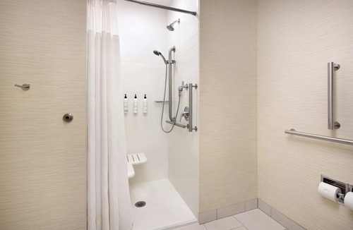 Lincoln Hotel | Fairfield Inn & Suites by Marriott Lincoln Southeast