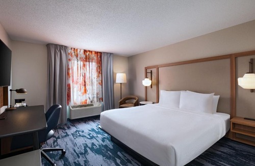 Waldron Hotel | Fairfield Inn & Suites Kansas City Airport