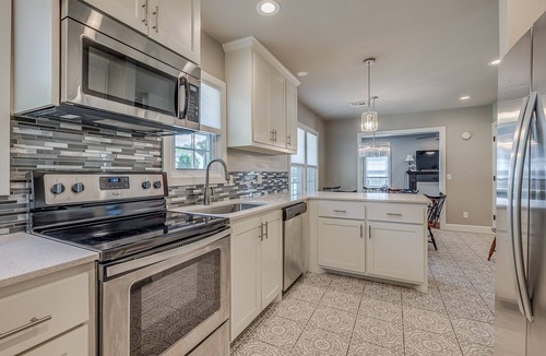 Central Oklahoma City House | Fairgrounds Retreat newly remodeled weekly/monthly discounts