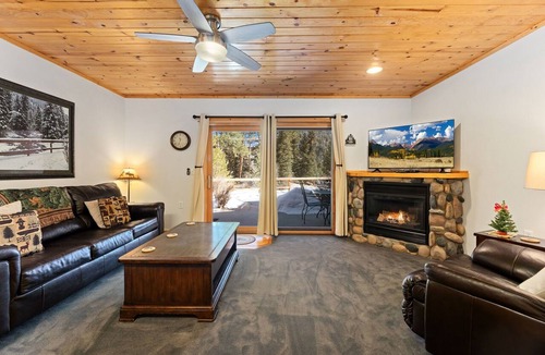 Fall River Estates Condo | Fall River Hideaway Fireplace Close to RMNP