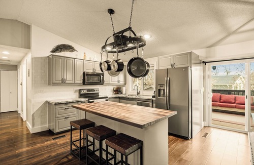 Loveland House | Family Arcade Retreat + Fire Pit + 4BR Near RMNP