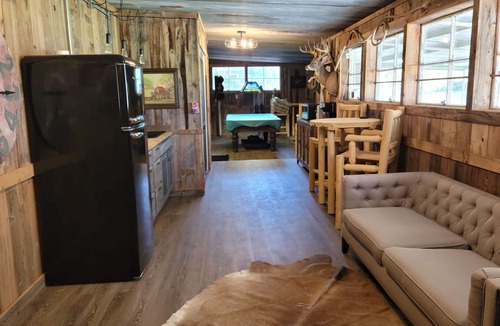 Graford House | Family Bunkhouse 🚤 Option To Use Next Door Covered Boat Dock If Available 🚤