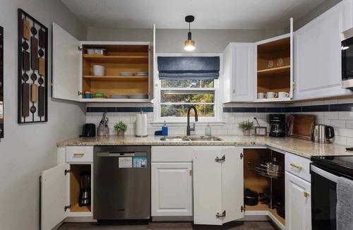 Shawnee House | Family Fave, Sleeps 12 w/King Beds,Shuffleboard
