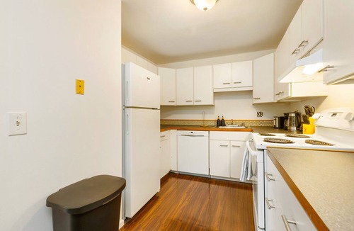 Picnic Point-North Lynnwood House | Family-friendly 2BR Duplex Garage Backyard