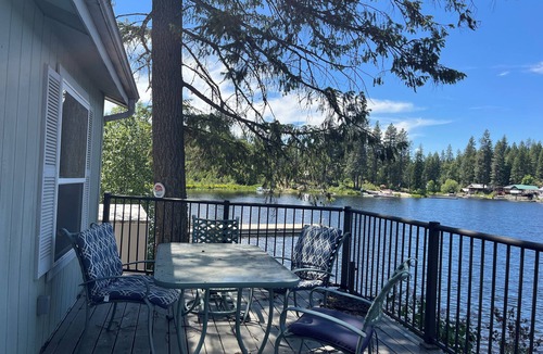 Newport Cabin | Family friendly 3-bedroom lake front cabin in Newport with a private dock