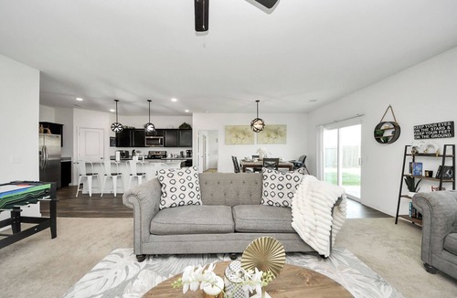 Katy House | Family-Friendly 4-bedroom Oasis with Fully Equipped Kitchen & Relaxing Vibes
